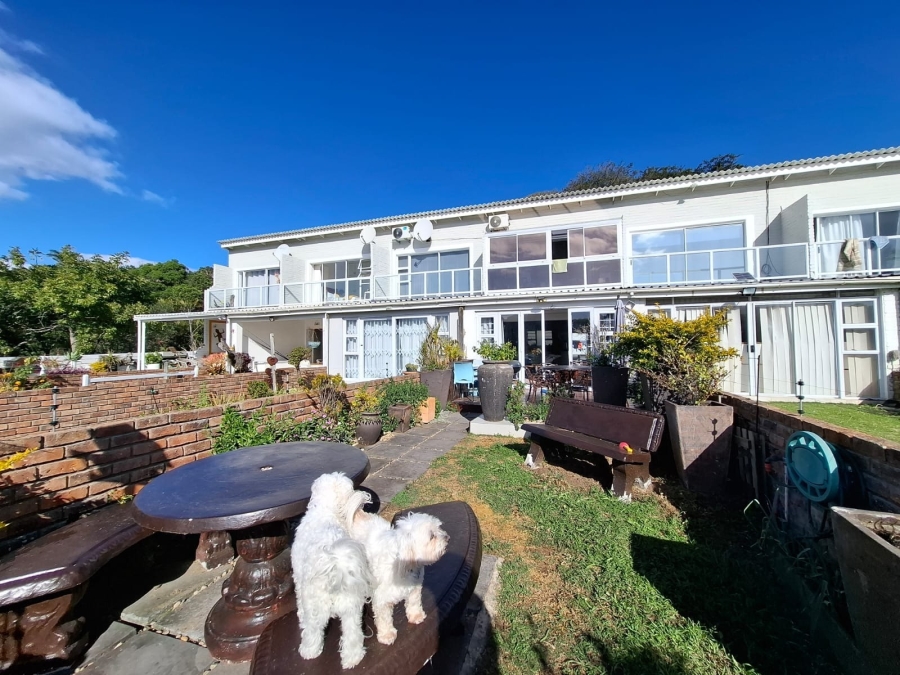 2 Bedroom Property for Sale in Bonza Bay Eastern Cape